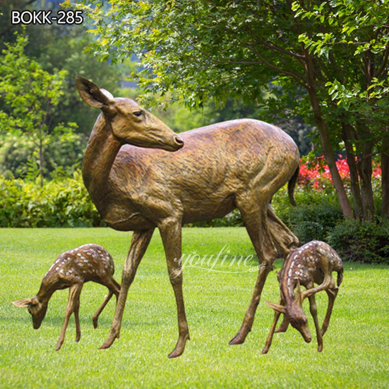 Bronze Doe and Fawn Garden Statue