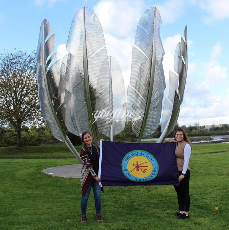 Kindred Spirits metal feather sculpture (1)