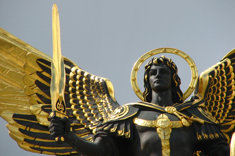 Kyiv Archangel Michael Monument Details (1)