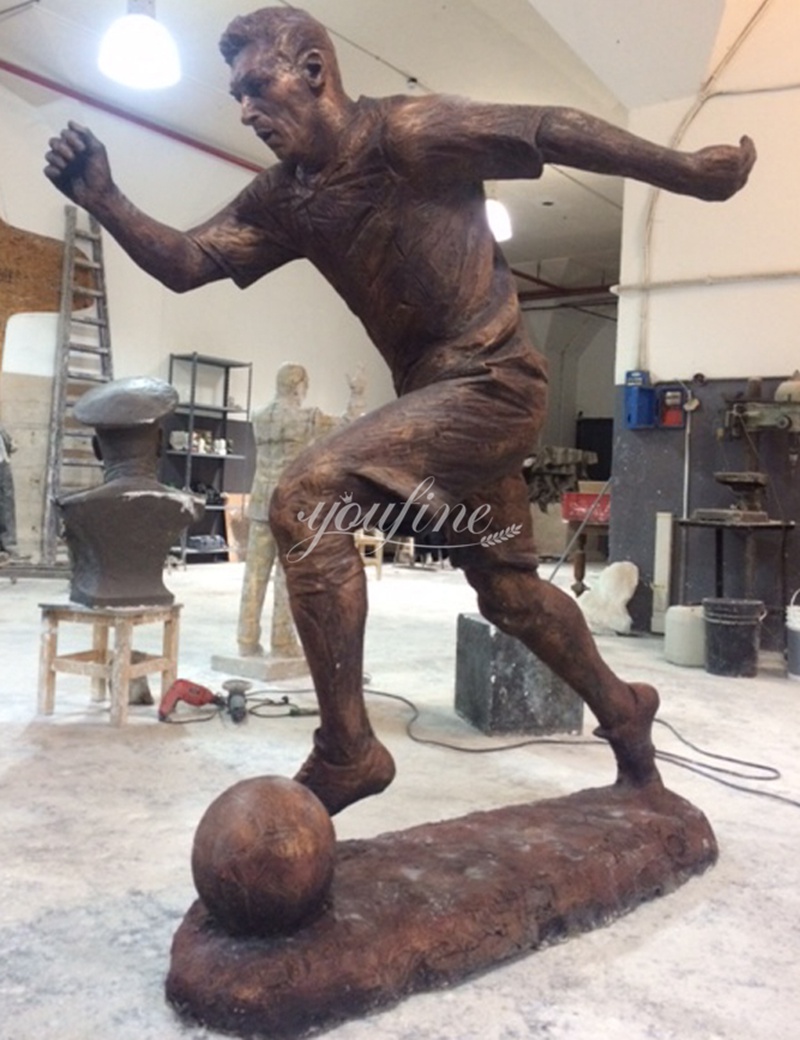 YouFine bronze Leo Messi statue display