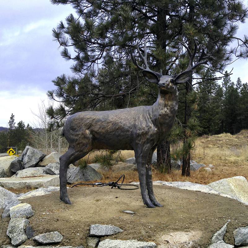 mule deer sculpture